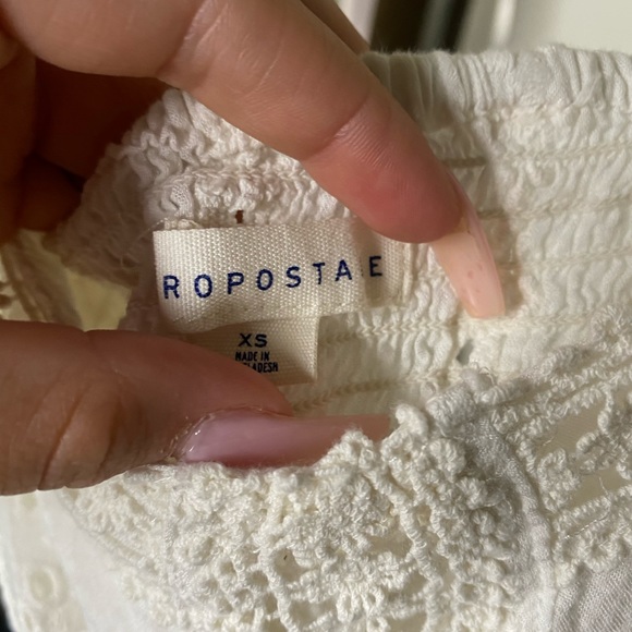 WHITE DETAILED TANK - Picture 3 of 3